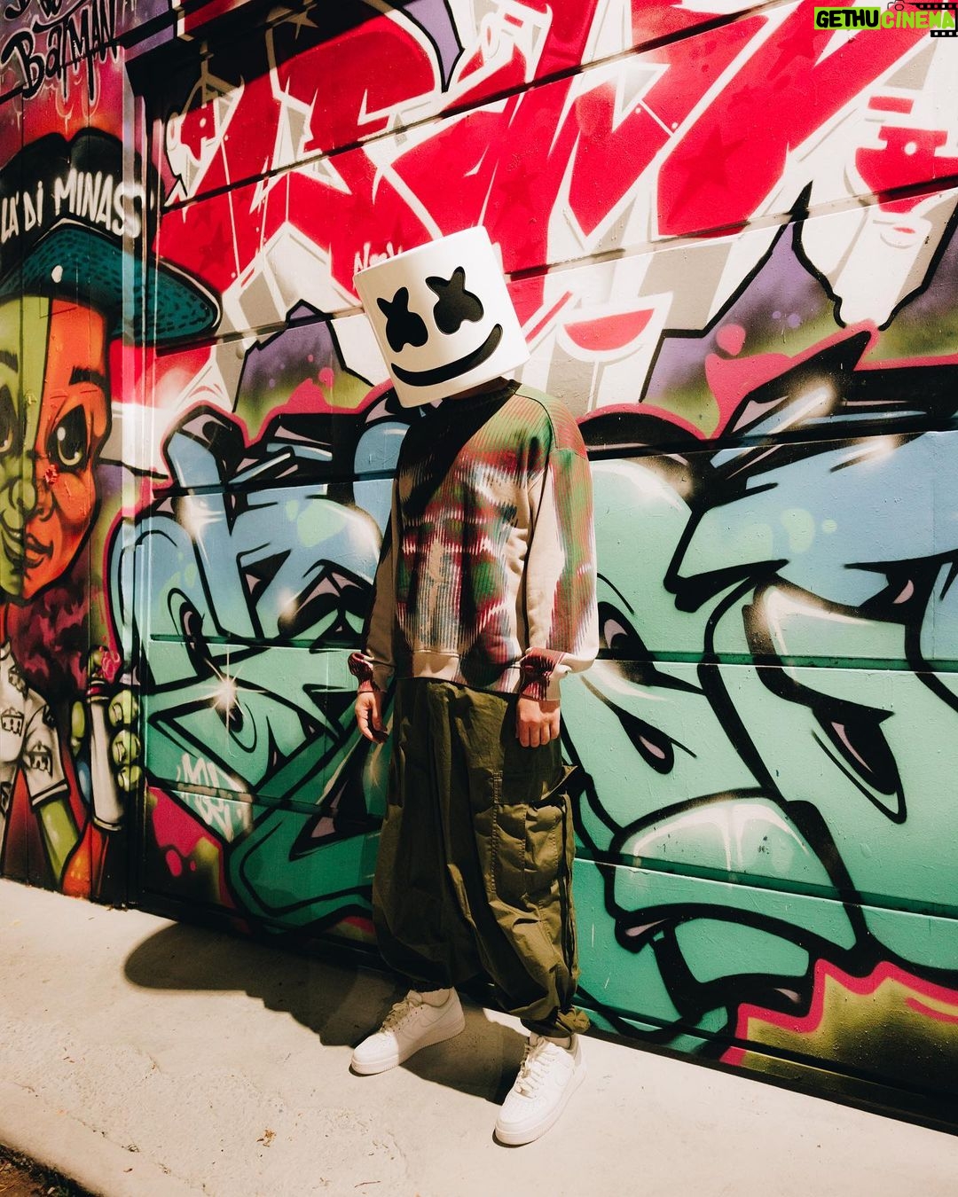 Marshmello - 522.2K Likes - Iβm here π§π· I told you last time I was coming back with new music. @tropkillaz