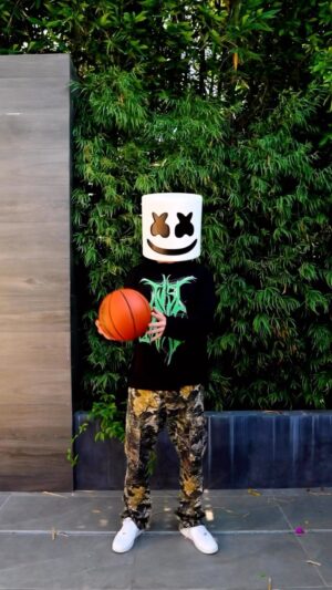Marshmello Instagram - Mello x @itsyoungmiko TEMPO this Friday