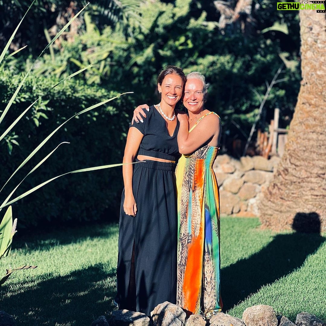 Marta Andrino Instagram - Mulher, esposa, avó, amiga, actriz, psicóloga e minha mãe. Em todos os papeis é brilhante e eu AMO-A mais do que tudo♥️ JA TE DISSE HOJE O QUANTO TE AMO? PARABÉNS MINHA MÃE POR MAIS UM ANO DE VIDA! Estarei sempre aqui para te dar todo o amor 😍