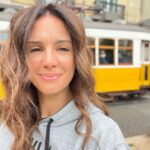 Marta Andrino Instagram - Factos: 1. A luz de Lisboa é sempre bonita 2. Quem vive em Cascais tenta escolher a hora que vai a Lisboa 3. Já tudo cheira a Santos Populares 4. O tempo podia estar em conformidade com as festividades 5. Abençoado mergulho no mar que dei ontem 6. Ainda não comi sardinhas este ano 7. Nem caracóis 8. Tenho uma borbulha no queixo 9. Vou acabar de ver a série “Rabo de Peixe” hoje (amando) 10. Nada disto tem interesse para a vossa vida mas leram até ao fim e os que não repararam logo, ainda foram ver se tinha a dita borbulha. Obrigada 😍 #selfie #turista #lisboa #cascais #factos #vidas Praça Luís De Camões