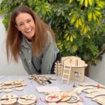 Marta Andrino Instagram - Peço-vos 30 segundos para apresentar a @marcatbrinquedos. A marca de brinquedos em madeira embalados em sacos de algodão que criei em 2020, juntamente com a minha cunhada Catarina. Daí o nome MARCAT. Continuamos a surpreender quem compra, uma vez que, para já, só vendemos online (e também vamos a algumas feiras e mercados). Sigam a página @marcatbrinquedos e enviem mensagem que estamos aqui para responder a qualquer dúvida. Beijinhos e boas brincadeiras 🎈 #marcatbrinquedos #sustentavel #brincar #crianças #imaginação #criatividade #jogos