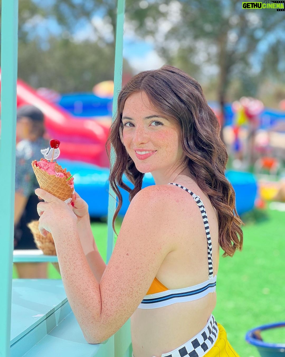Marta Andrino Instagram - De todos os caminhos do “Festa é Festa” agora é rumo às férias! Mas deixámos tudo gravado para que não percam as aventuras diárias da Bela Vida 🤣 Até já meus amores ♥️ #belavida #festaéfesta #férias