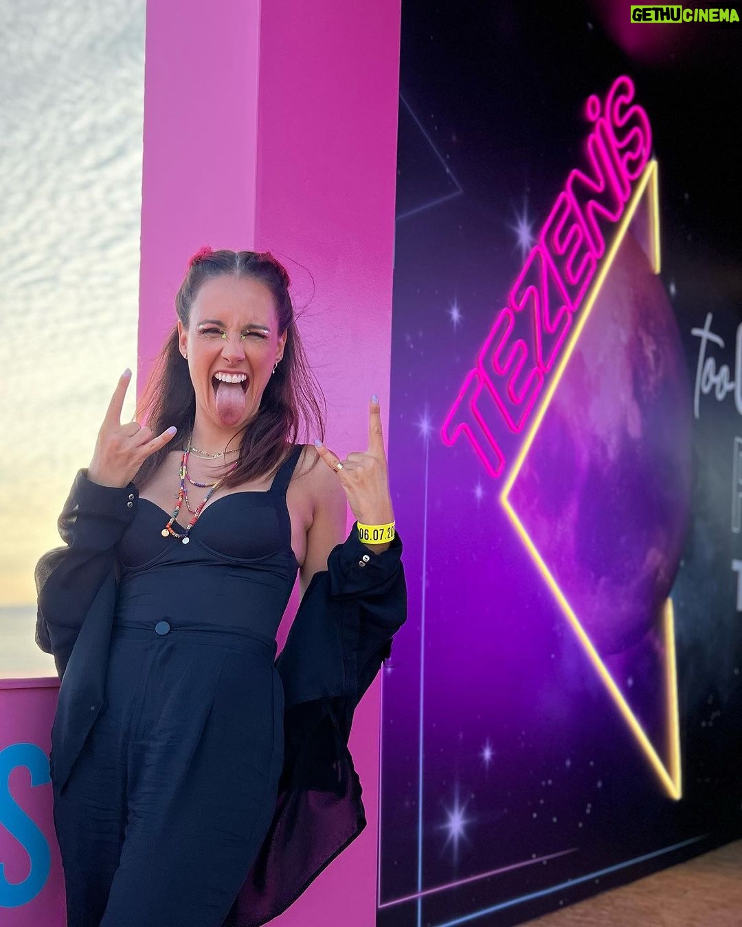 Marta Andrino Instagram - Festivaleiros no ALIVE 2023 🤘🏼 @tezenisofficial #tezenisxnosalive Passeio Marítimo de Algés