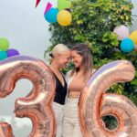 Marta Andrino Instagram - 36 and counting 🎈 Vejo o tempo a passar mais depressa do que o sinto dentro de mim mas muito feliz por todos os que me rodeiam e me acarinham com abraços e beijinhos e palavras bonitas. Obrigada família, obrigada amigos pelo dia que me proporcionaram ♥️ sou uma sortuda 🙏🏼 (Pedi um arraial e tive um arraial, obrigada meu amor @frederico_amaral_ ♥️)
