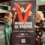 Marta Andrino Instagram - Hoje os “Monólogos da Vagina” estão em Tróia. Estamos esgotados. O espectáculo, nós não. Nós aproveitamos os kms para dormir mas também para conversamos de tudo um pouco. E num piscar de olhos já nos viram mais de 150.000 espectadores. Casino de Tróia