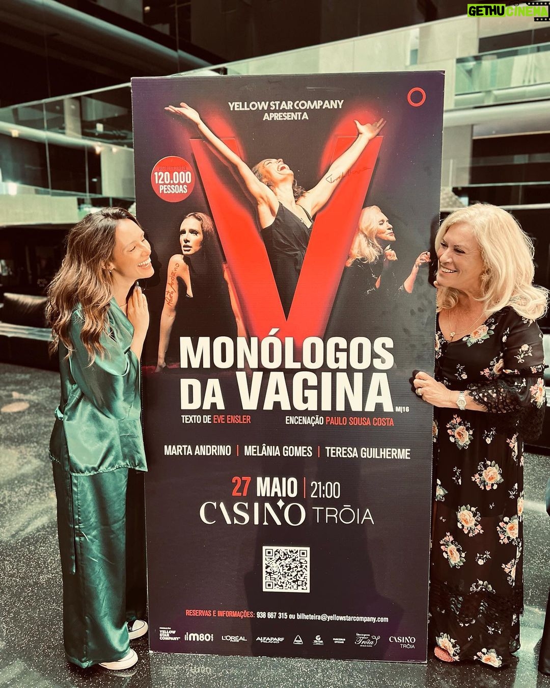 Marta Andrino Instagram - Hoje os “Monólogos da Vagina” estão em Tróia. Estamos esgotados. O espectáculo, nós não. Nós aproveitamos os kms para dormir mas também para conversamos de tudo um pouco. E num piscar de olhos já nos viram mais de 150.000 espectadores. Casino de Tróia