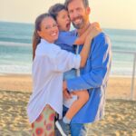 Marta Andrino Instagram - És António, és mel, és touro, és sorridente, és rezingão, és palhaço, és elástico, és forte, és cantor de músicas de natal todo o ano, és comilão, és o nosso segundo filho e somos os pais mais sortudos do mundo e AMAMOS-TE loucamente! PARABÉNS FILHO🎈