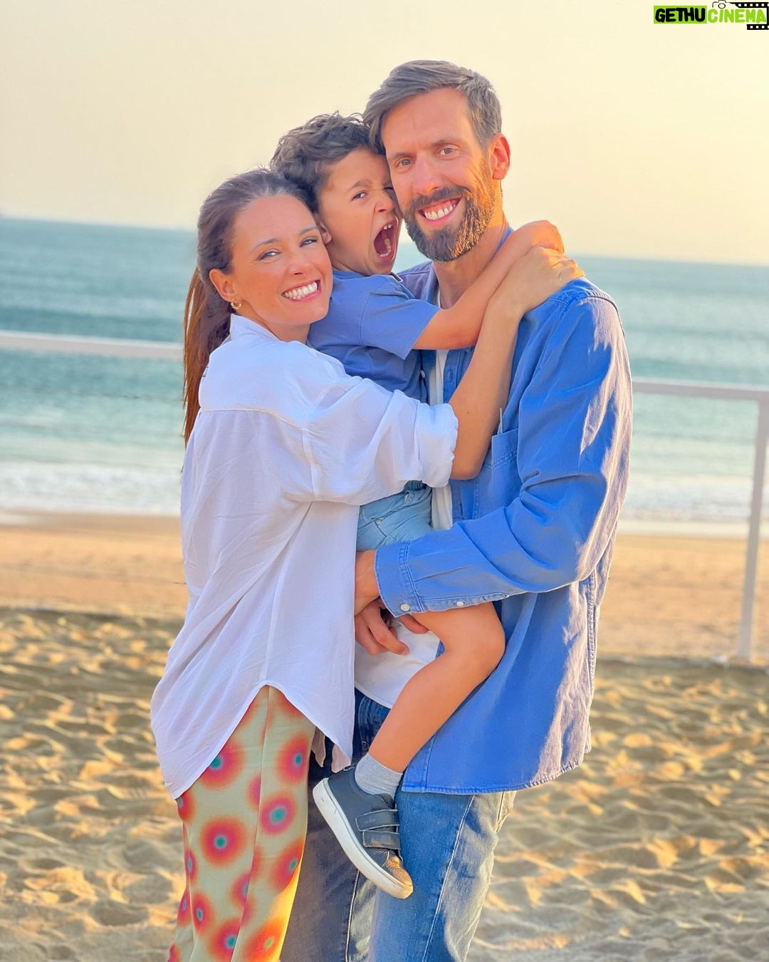 Marta Andrino Instagram - És António, és mel, és touro, és sorridente, és rezingão, és palhaço, és elástico, és forte, és cantor de músicas de natal todo o ano, és comilão, és o nosso segundo filho e somos os pais mais sortudos do mundo e AMAMOS-TE loucamente! PARABÉNS FILHO🎈