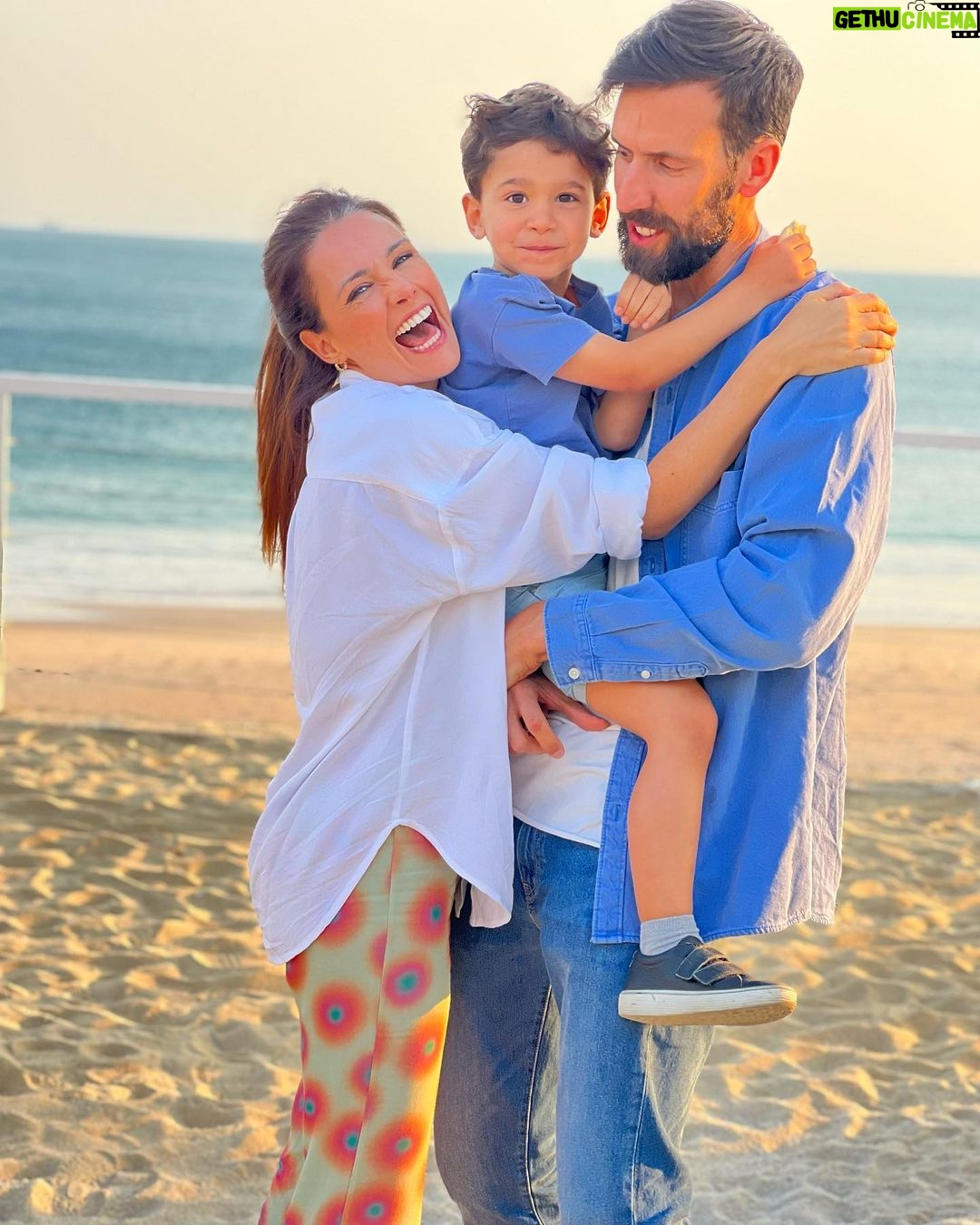 Marta Andrino Instagram - És António, és mel, és touro, és sorridente, és rezingão, és palhaço, és elástico, és forte, és cantor de músicas de natal todo o ano, és comilão, és o nosso segundo filho e somos os pais mais sortudos do mundo e AMAMOS-TE loucamente! PARABÉNS FILHO🎈
