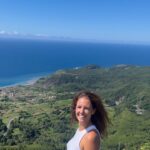 Marta Andrino Instagram - Hoje “viajei” até às FLORES, onde estávamos há exactamente dois meses atrás… Foi mesmo uma viagem de sonho 🙌🏼 Ilha das Flores (Açores)