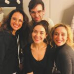 Marta Andrino Instagram - Parece um rol de fotos antigas, e sim, farão parte de memórias antigas da minha vida. Mas na verdade são fotos do presente, que me brinda com momentos muito bonitos, com pessoas que entrarem na minha vida e pelas quais me apaixonei e pessoas com quem já partilhei palco e/ou tv e me fazem muito feliz. ♥️ Bastidores “Trair e Coçar é só começar” - Casino Lisboa (5.10.2023 - 21.1.2024)