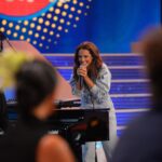 Marta Andrino Instagram - A Televisão: que me faz viver várias vidas, várias histórias, vários desafios, vários encontros, vários sonhos e onde sou muito feliz a habitar dentro da caixinha mágica 📺 #diamundialdatelevisão