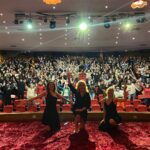 Marta Andrino Instagram - Estas 10 Fotos não refletem tudo o que foi para mim fazer os “Monólogos da Vagina” ao longo de 3 anos. A 2 de Novembro de 2020 fazia o meu primeiro espectáculo no Teatro Armando Cortez, e amanhã dia 8, farei o último no Coliseu do Porto. Sorte a minha de ter sempre ao meu lado a @teresaguilherme e ainda a @paulaloboantunes, a @sofia_de_portugal e a @melaniagomes. Juntas corremos o país enquanto vivíamos estes testemunhos reais de mulheres de todo o mundo. Obrigada ao público que nos presenteou com a sua presença, aplausos e mensagens lindas no final do espectáculo e à @yellowstarcompany por ter pensado em mim para fazer parte deste projecto. Fui muito feliz e amanhã espera-me uma grande despedida. ♥️🎭