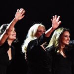 Marta Andrino Instagram - Estas 10 Fotos não refletem tudo o que foi para mim fazer os “Monólogos da Vagina” ao longo de 3 anos. A 2 de Novembro de 2020 fazia o meu primeiro espectáculo no Teatro Armando Cortez, e amanhã dia 8, farei o último no Coliseu do Porto. Sorte a minha de ter sempre ao meu lado a @teresaguilherme e ainda a @paulaloboantunes, a @sofia_de_portugal e a @melaniagomes. Juntas corremos o país enquanto vivíamos estes testemunhos reais de mulheres de todo o mundo. Obrigada ao público que nos presenteou com a sua presença, aplausos e mensagens lindas no final do espectáculo e à @yellowstarcompany por ter pensado em mim para fazer parte deste projecto. Fui muito feliz e amanhã espera-me uma grande despedida. ♥️🎭