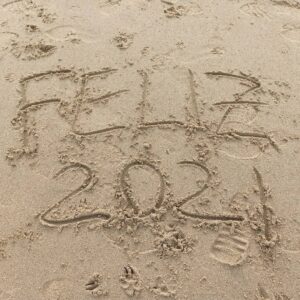 Marta Etura Instagram - FELIZ 2021!!! ✨ Happy New Year!!!! ✨
#2021 #let'sgo