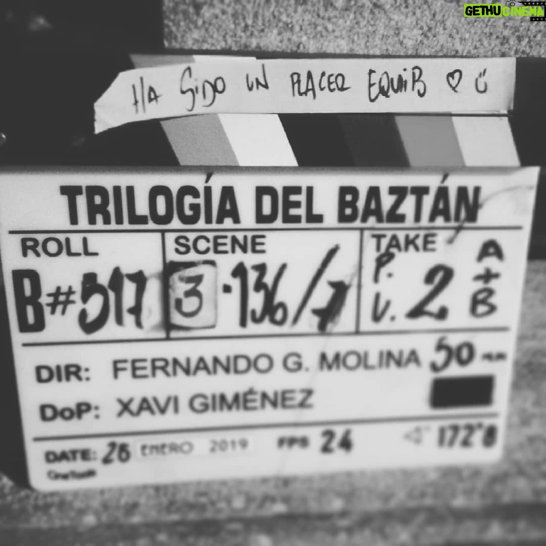 Marta Etura Instagram - Terminamos este apasionante viaje! Gracias @fergmolina por regalármelo, por guiarme, por tu entrega, por tu pasión, por confiar en mi, por tanto. Gracias al equipo técnico, equipazo maravilloso por su profesionalidad, entrega, complicidad y afecto. A mis compañeros de viaje @bennnorthoverdiary @carloslibradonene @leosbaraglia @elviraminguez @patricialopezarnaiz_act @sanabellan @cesc_orella @casablancpedro @anawagener @imanolariasoficial (y más que no puedo nombrar) gracias por vuestro talento, vuestra generosidad, vuestras risas... Gracias a @atresmediacine por hacer todo esto posible 🎥. #gratitud #felicidad #fin#vivirrodando #viviryserfeliz #graciasalavida #trilogiadelbaztan