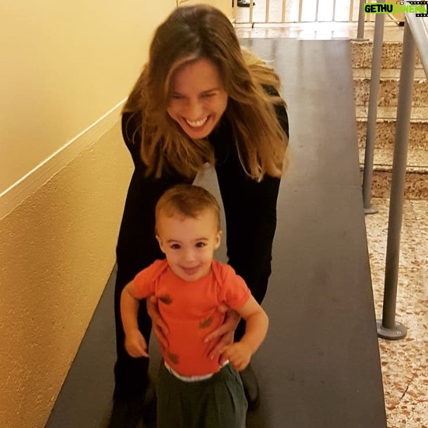 Marta Etura - 2.8K Likes - Cuando tu hija te va a ver al rodaje y te hace la mujer más feliz del planeta #rodaryserfeliz #vivirrodando #trilogiadelbaztan #amorinfinito