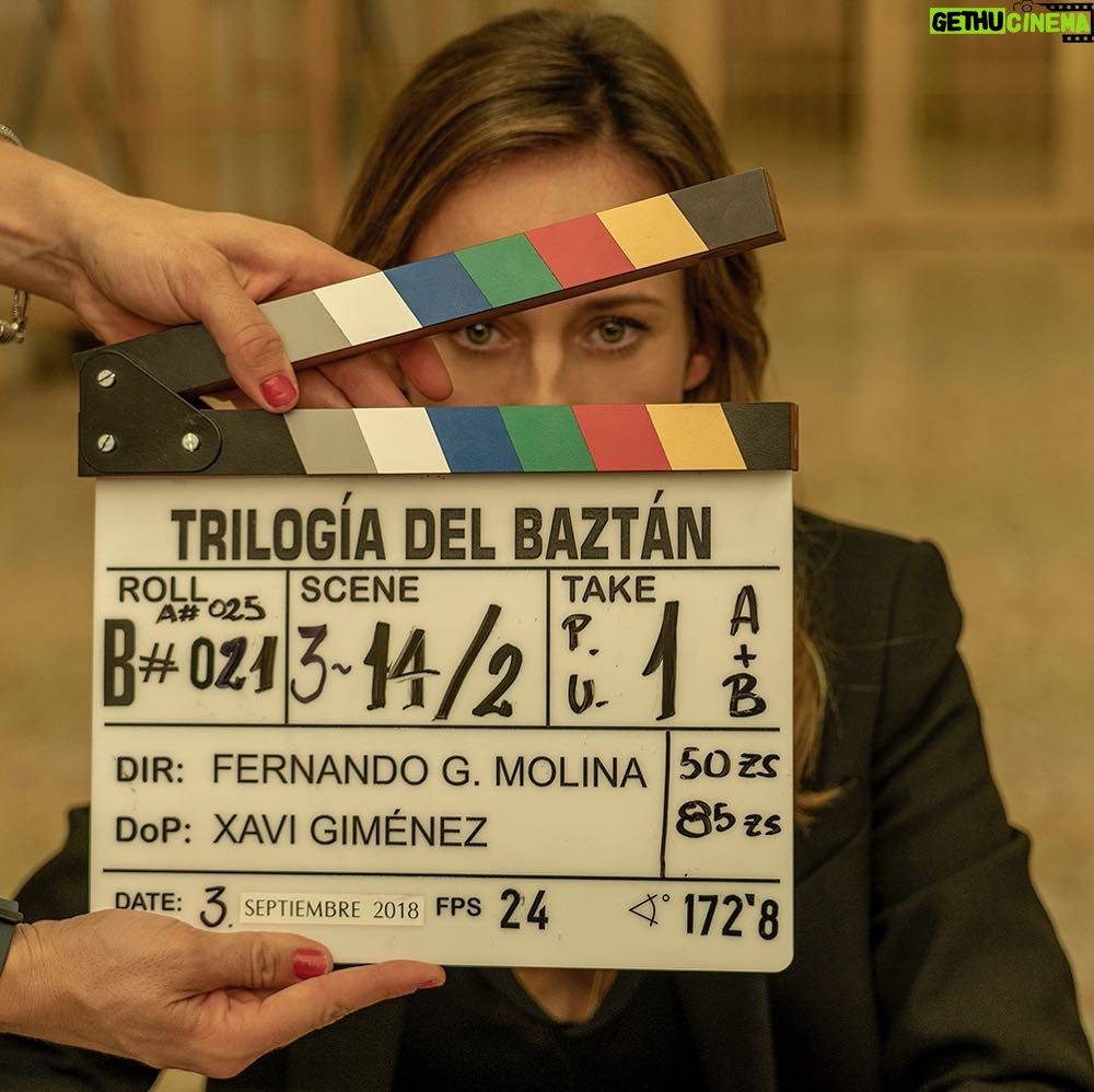 Marta Etura - 2.6K Likes - Rodando “Legado en los huesos” y “Ofrenda a la tormenta”, trilogía del Baztán. 🎬🎥💫. Feliz de ponerme de nuevo en la piel de Amaia Salazar y de emprender este largo e intenso viaje de la mano de @fergmolina y un equipazo. #vivirrodando #rodaryserfeliz #6semana 💫