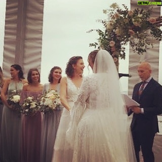 Marta Etura Instagram - Qué día tan especial! Uno de esos días donde la felicidad se apodera de todo y solo puedes amar, reír y bailar. Gracias Gabi y Julie!! Os deseo la mayor de las felicidades y que la suerte os acompañe siempre. #gabilovesjulie #grateful #nyc #wedding #happiness