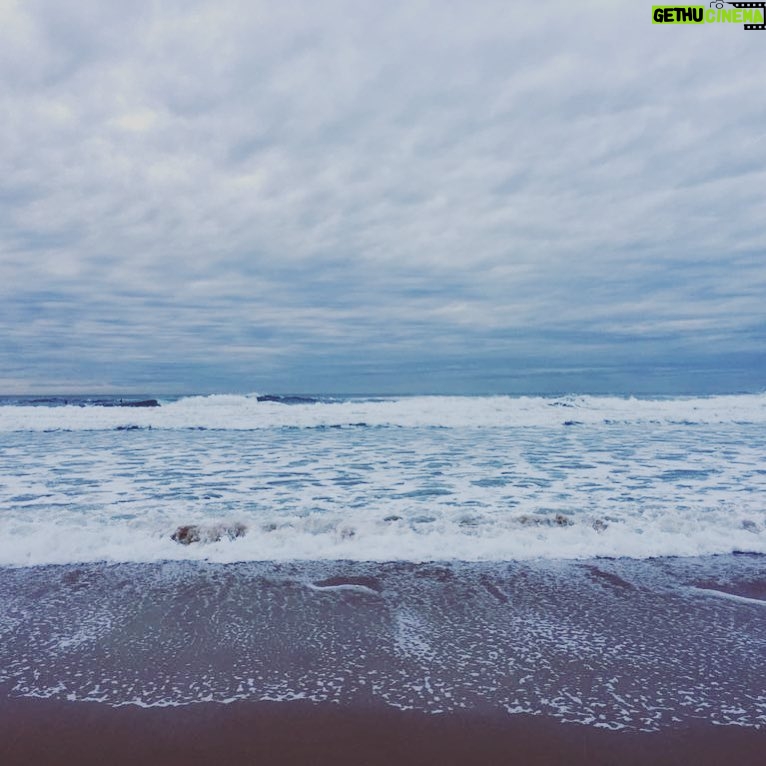 Marta Etura Instagram - Feliz viernes! #sansebastian #playadelazurriola