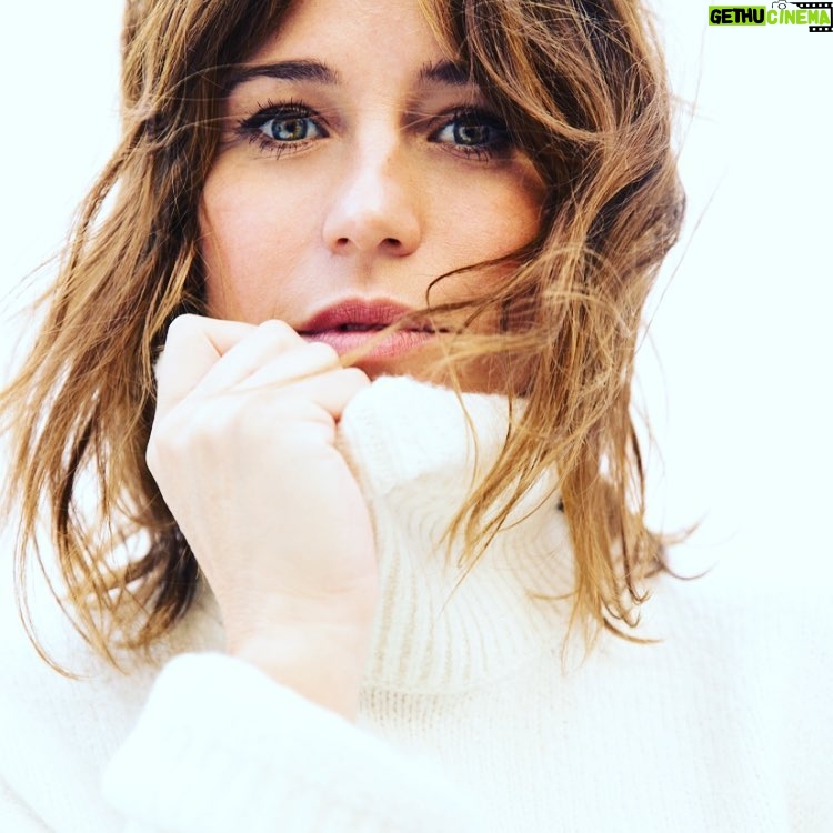 Marta Etura - 2.8K Likes - Noviembre ✨🍁 Gracias @rubenvega_ #otoño #martes #madrid #viviryserfeliz