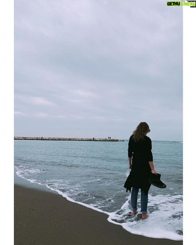 Marta Etura - 2.4K Likes - Esperando la gran noche. #goya35 #vivaelcine 🎬 #vivalacultura #culturasegura