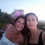 Marta Etura Instagram – Gracias @hotelmarquesderiscal y BASQUE TOUR por este maravilloso fin de semana 🌱 pasear entre viñedos, comer tan rico y conocer un poquito más la Rioja Alavesa ha sido un placer enorme! Gracias Idoia Ansa 💙 @veronicaronda Te quiero!!!