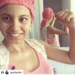 Marta Etura Instagram - #Repost @lauritaafer (@get_repost) ・・・ Aquí os dejo el texto de una campeona, de un ejemplo de lucha. Brava Laura!! Toda mi fuerza, cariño y admiración a los que luchan cada día para combatir el cáncer. Hoy es de esos días que me siento afortunada porque tuve la oportunidad no solo de ganar la batalla si no de ganar la vida . Luche por vivir , y gane . Hoy quiero agradecer a todas esas personas que me acompañaron a mi familia , a mis amigos y sobre todo a ese equipo médico que me salvo la vida . Creo que si volviese atrás no cambiaría nada , me quedaría con todo lo vivido porque de las peores batallas me quedo con el mejor aprendizaje , no creo que como muchos me decís que mala suerte tuviste no tuve mala suerte , fue una forma más dura de aprender pero aprendí mejor a valorar cada pequeño momento . Hoy cuincide el día de la visibilidad al cáncer con mi santo , y creo que todo pasa por algo . El cancer no es color de rosa como se pinta en las campañas y se lleva muchas vidas , hagamos de todos los días la misma visibilidad que hoy y apoyemos las campañas por más investigación y más vida . Por esas personas que luchan cada día y por las que lucharon . #cancerdemama #fuckcancer #siemprepositivo #siemprefuerte #pormasinvestigacion #pormasvida #DiaInternacionalDelCancer #luchandocontraelcancer #siempreconunasonrisa