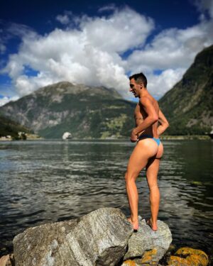 Marti Gould Cummings Instagram - 🏔️