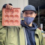 Masataka Kubota Instagram – ついに手に入れたよ…。
銅製たこ焼き天板🐙
大事に大事に使って育てていくで。