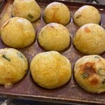 Masataka Kubota Instagram – ついに手に入れたよ…。
銅製たこ焼き天板🐙
大事に大事に使って育てていくで。