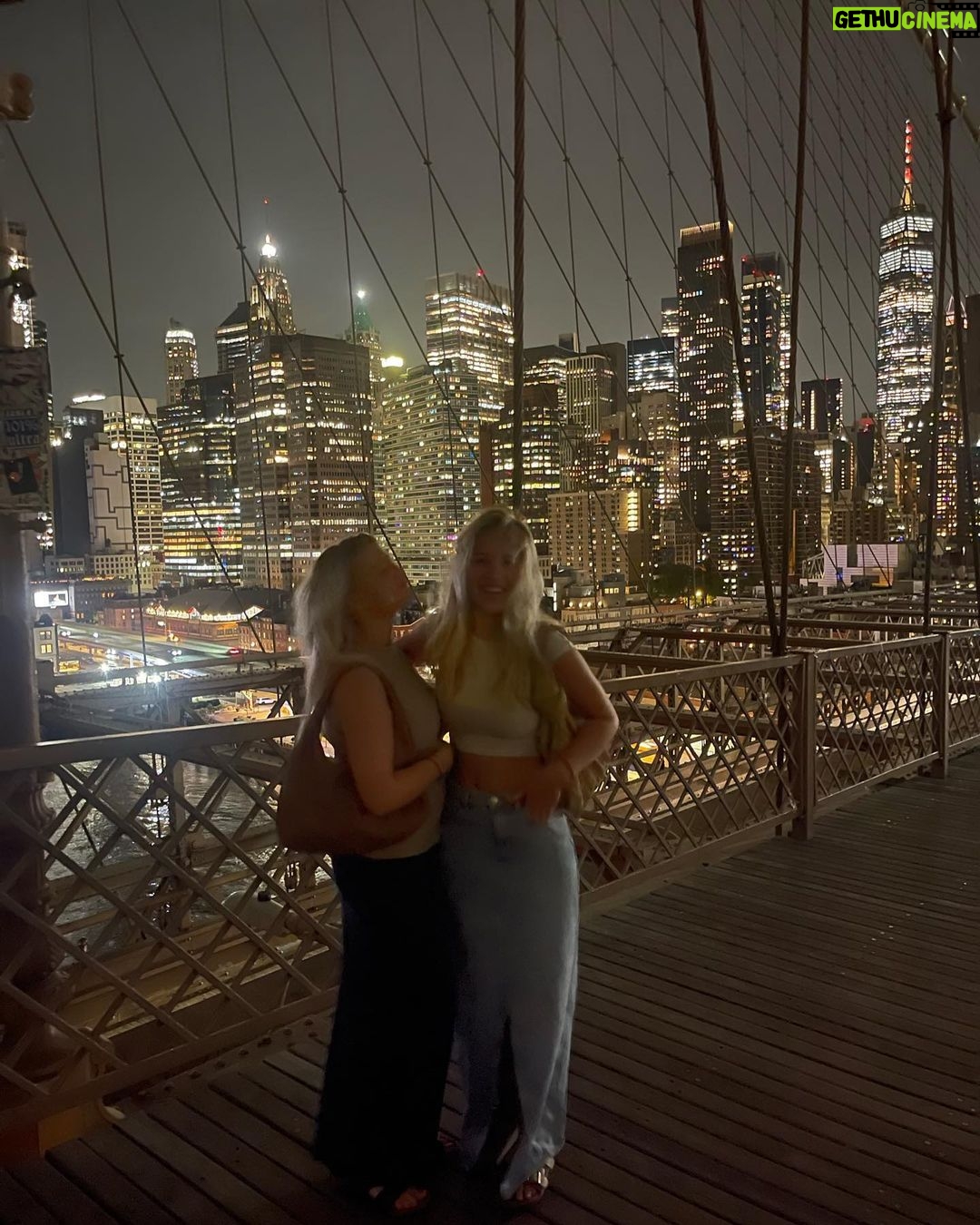 Matilde Wagner Instagram - ❣️🍎 Brooklyn Bridge, New York City