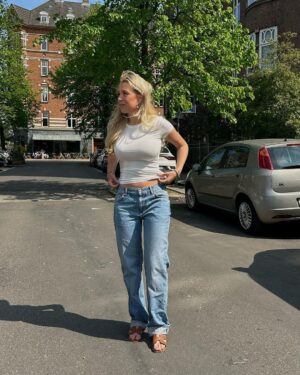 Matilde Wagner Instagram - #reklame Swipe for en glad Matilde i flot tøj fra @ginatricot hvor du kan få 20% med koden “matilde20” 👏👏