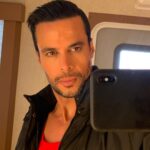 Matt Cedeño Instagram – Soy Valentino Miguel García-Jennings…let’s play! #bce #netflix
