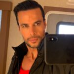 Matt Cedeño Instagram - Soy Valentino Miguel García-Jennings…let’s play! #bce #netflix