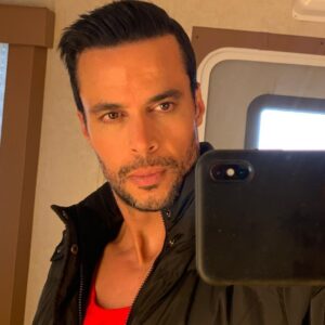 Matt Cedeño Instagram - Soy Valentino Miguel García-Jennings…let’s play! #bce #netflix