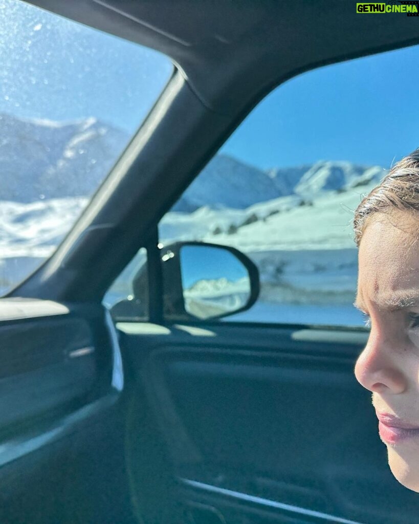 Matt Cedeño Instagram - Just a couple a dudes road trippin towards an epic ski adventure 😎 memories for life my guy. #mammothmountain