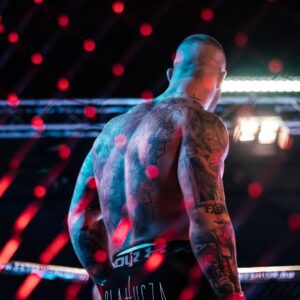 Matyas Viszlay Instagram - Ahojte. Včera výhra v prvom kole KO. Na @preshowmma 
Velký rešpekt súperovy ktorý to bral dva dni pred zápasom. Ďakujem velmi pekne za každu podporu. Nabuduce si užijete viac môj zapas Slubujem 🤛🏻😂 
@preshowmma 
@barbaer_konig 
@citygymkosice 
@zao_mma_ 
@malvinkablahucza 
@topteamkosice 
@medbax_eu