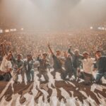Mau Hou Cheong Instagram - 今年實踐著成團以來一直想幹的事情；巡迴演出，剛在春天到過歐洲，天氣冷，但入場的人們叫大氣升溫，儲起了很多美麗時刻；兩個多月過去，我們今夜要在台灣開唱了，台灣從少給我的音樂電影養份實在太多，能再次在這裡演出，莫名感動。願台上台下每人都能享受，就這一晚，好好頌唱，好好演奏，好好聆聽，好好擁抱！ #rubberbandhk #ciaoworldtour Taipei, Taiwan