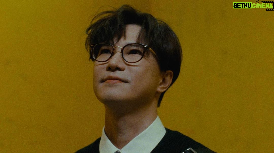 Mau Hou Cheong Instagram - 團隊合作,真的很美,感激! 布志綸《光之道》Music Video Cast (sequence of appearance) Nicky Wong 王雍泰 @nickykywong Alan Po 布志綸 @mralan229 Fu Jane @f_ujane Director of Photography Sam Chan @samchan711 Focus Puller Sokin @waikinso Camera Assistant Tang Yik Hei @yikheiaaa Leung Nin Hong @dl.518 Gaffer Tai Tsz Hin(Billy) @billythetiger Electrician Chow Ka Ho @louischow Tsang Cheung Lun @michaellun Tai Tsz Hin(Jerry) Art Director Rachel Chan @vewschan Make-up Artist Kineta Cheung@Wendy’s Workshop (Alan) @kinetacheung @wendys_workshop Joanne_StarryAvenue (Jane&Nicky) @joanne_starryavenue Hair Stylist Terry Yeung (Alan) @terryyeung_08 Joanne_StarryAvenue (Jane&Nicky) @joanne_starryavenue Colorist fmlik @fmlik_ Editor Jay Chow @j11.photography 6@twometerdesk @maubolung Crew Meal foodpanda @foodpanda_hongkong Special Thanks @rexko3 @luddite1811 Production Assistant redtao_ @redtao_ Producer Waiho Ng @waiho.94 Continuity Supervisor Marie Leung @marieeemeh Assistant Director Jay Chow @j11.photography Director 6@twometerdesk @maubolung ________________________________ 曲:Edwin Tong 詞:林雨辰 編:Edwin Tong@emp 監:Edward Chan Piano and Drum Programming by Edwin Tong Additional Programming by Edwin Tong Acoustic Guitar by Daniel Toh Electric Guitar by 布志綸 Flugelhorn Arrangement by Edward Chan/ Edwin Tong Flugelhorn by Pantig Ferdinand Jr. Soriano Flugelhorn Recorded by King Kong@nova Backing Vocal by 布志綸/ Edwin Tong Ensemble Singing by 黃尚達/ Why/ Janna/ Hanz Ensemble Singing Recorded by King Kong@nova Protools Editing by Edward Chan/ Edwin Tong Recorded by Edward Chan@nova Mixed by King Kong Hong Kong