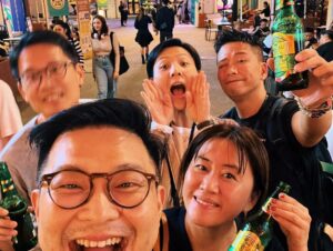 Mau Hou Cheong Instagram - 昨日11月11日成婚11周年，
與好朋友聚首梳打埠，渡這快樂一天！

疫後首次回來，多麼快樂～

#miesposa #wifey #11anniversary #macao