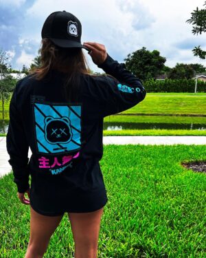 Mayra Bueno Silva Instagram - @mayra_sheetara flossing the new fire Join the Collective.exe l/s tee & snapback.

Cop yours today! | Link 👆in post.