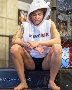 Mayra Bueno Silva Instagram - (Sleeveless) Hoody season 😮‍💨 @mayra_sheetara 
Visit Revgear.com for more martial arts apparel ♦️

#revgear #RaiseYourHandsInVictory #TrainFightRecoverRepeat #TrainToWin