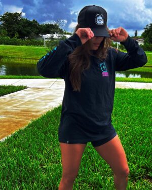 Mayra Bueno Silva Instagram - @mayra_sheetara flossing the new fire Join the Collective.exe l/s tee & snapback.

Cop yours today! | Link 👆in post.