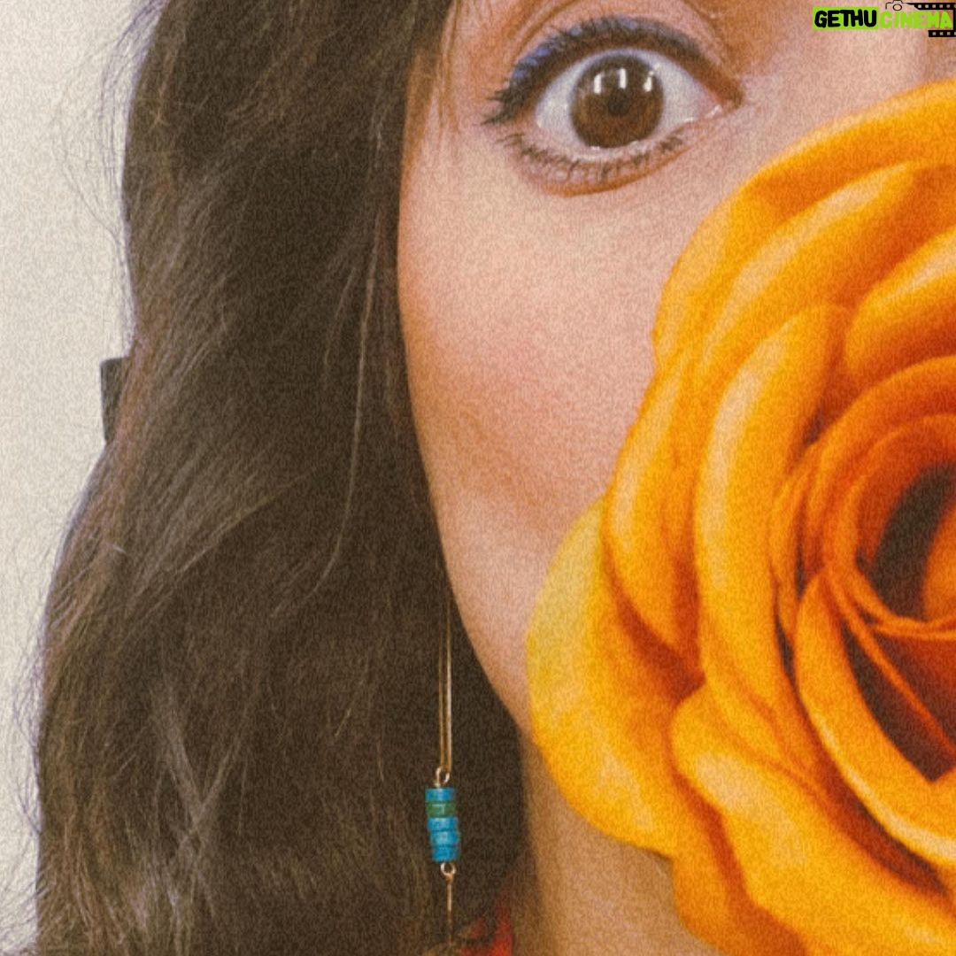 Mayra Hermosillo Instagram - Estar y vivir un Strike. El material que les comparto en esta publicación es lo que andábamos viviendo en República Dominicana y solo quiero decir que estoy profundamente inspirada por la valentía que se necesita para parar un momento y hablar, compartir y ver la existencia del otrx. Dejar de tener miedo por lo que significan las figuras de poder y unirnos para crear y ser parte de una experiencia cinematográfica que sea más humana que industrial y mecanizada. Me regresan a casa con la felicidad de haber conocido personas hermosas, las ganas de volver en mejores condiciones para todxs y las ganas de ser parte de eso. Nos deseo unión y ser parte activa de la transformación :)