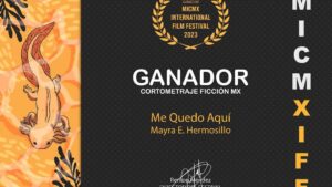 Mayra Hermosillo Instagram - Cuando escribo pienso en que son historias fáciles de filmar, después mi familia se queda en silencio y se voltean a ver como diciendo “No, no va a ser sencillo, pero igual lo vamos a hacer” y aquí está otro impulso creativo dando sus frutos. Pensar más en quiénes y menos en los obstáculos. Gracias a la tremenda familia que armamos y gracias al @micmxiff_film_fest por ser un espacio de proyección ❤️