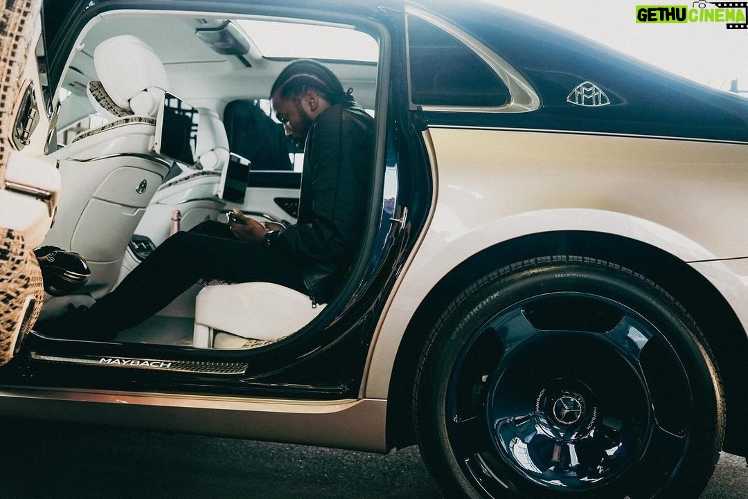 Meek Mill Instagram - What if we f#%^* in the Bach of the Bach just to say we did it 🤷🏾♂️ Kobe and SHAQ out link in bio nowwwwww @richforever
