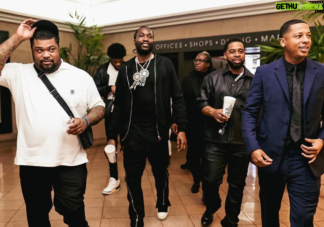 Meek Mill Instagram - La familia happy bday @askfly1 blessings 4 life!