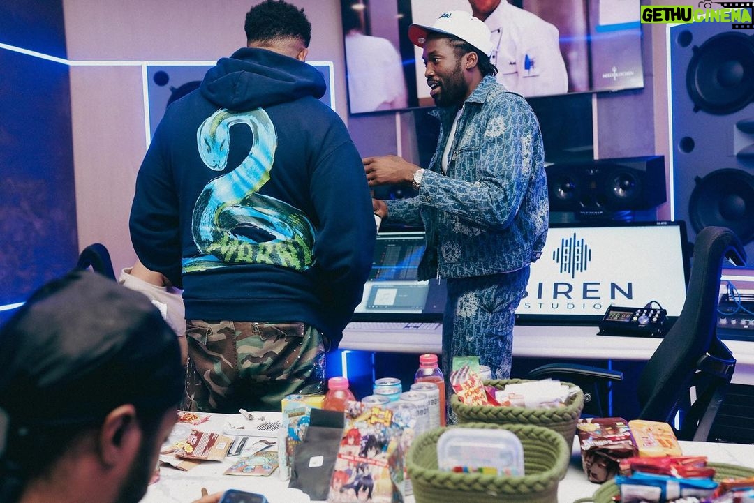 Meek Mill Instagram - DEDICATION, DETERMINATION, DISCIPLINE WAS THE PLAY ALWAYS “DREAM CHASERS” ✨