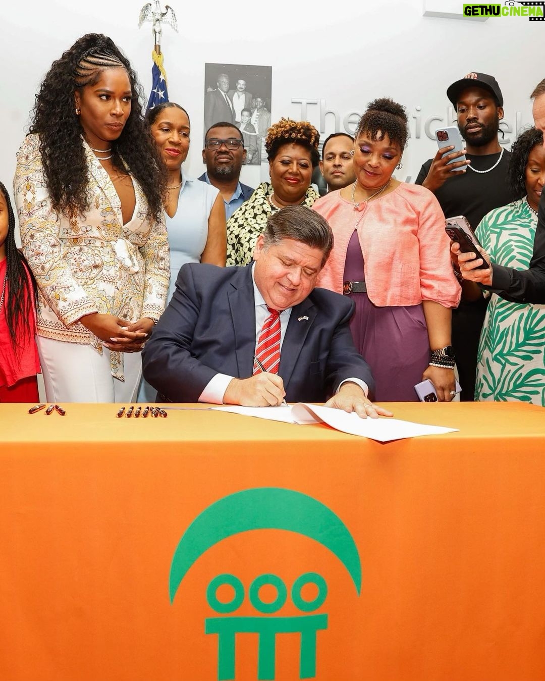 Meek Mill Instagram - Huge day for criminal justice reform in Illinois! Honored to have been part of the signing of #SB423 with @meekmill and @reform. Thank you @govpritzker !! We’ve already created a pathway for over 700k Americans to exit the justice system and this marks our 17th smart probation and parole reform bill in 11 states!! Illinois - thank you for helping strengthen our communities. LETS GO!! Chicago, Illinois
